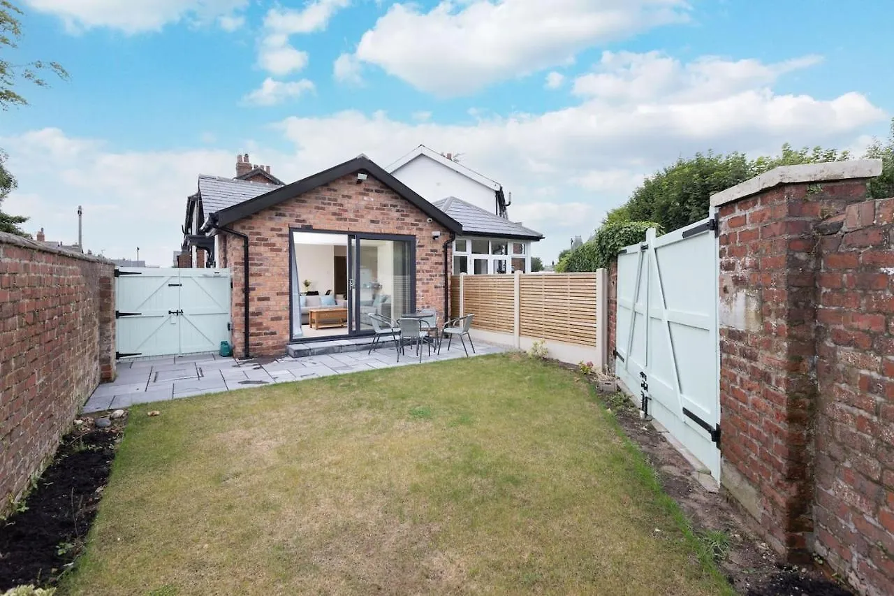 The Old Saddlery Villa Lytham St Annes United Kingdom